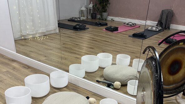 Friday Night Rest - Crystal Bowl Soundbath & Meditation Lincoln