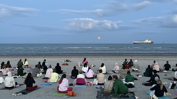 Full Blue Moon Gathering on Dollymount Beach 🌒🌼 