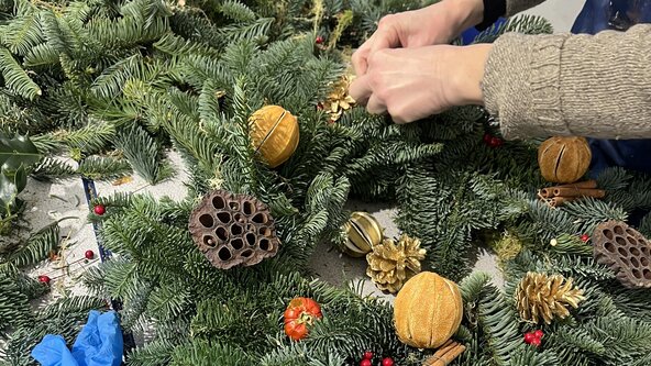 CHRISTMAS: Wreath-making workshop (evening) (Adult)