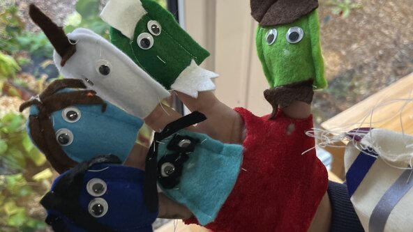 SUMMER HOLIDAY: Be a Miniature Theatre Designer For a Day  (ages 7-11)