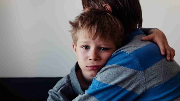 89/27-IB01 - Kinder in Not: Wir müssen reden. Handlungssicherheit für den Ernstfall im Kinderschutz