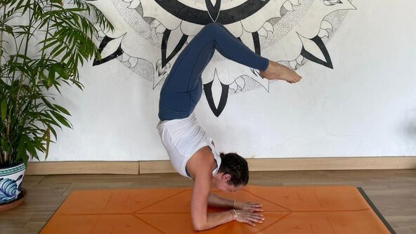 Dynamic Vinyasa with Nicki Frith