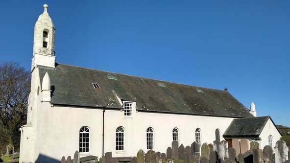 COOISH VOOAR - Bilingual Walking Tour of Kirk Christ Rushen (aka Tomb with a view!)