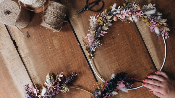 "Flower Hoop" - Dein Blumenkranz aus Trockenblumen 