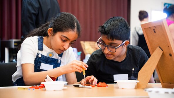 Team Repair - Gadget Workshop @ Gants Hill Library (10yrs+)