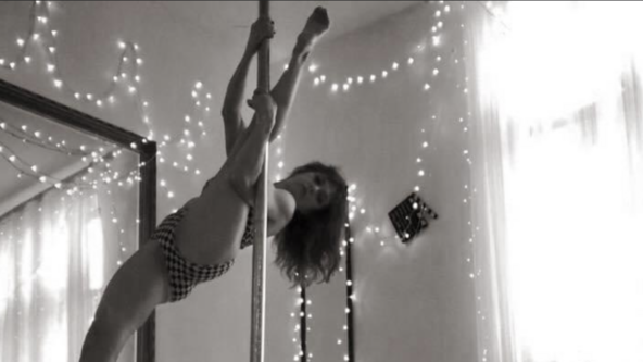 Pole Fitness Group Class (intermediate) IN STUDIO