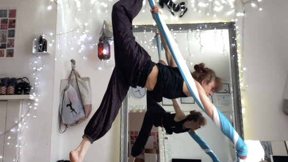 AERIAL SILKS class (intermediate/advanced level)  - in studio  