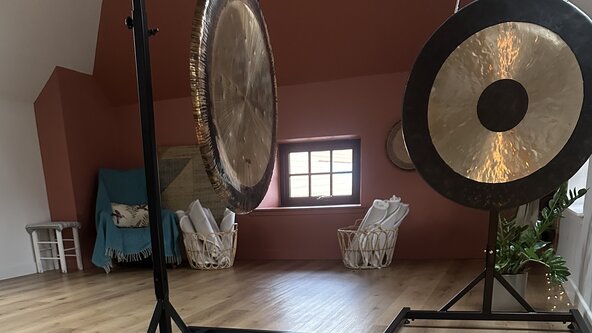 Relaxing Sound Bath (Fern Bothy) 