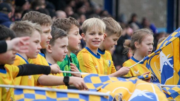 Flag Bearing: Mansfield Town vs Barnsley