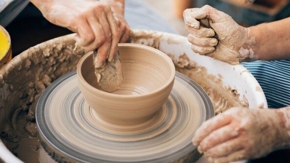 BEGINNERS WHEEL THROWING TASTER - 4 Weeks - Tuesday Mornings - Jenny: T2(B)25 TM