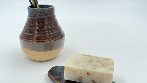 Bespoke Bathroom: A level 3 class - 8 weeks - Friday Morning - Hand Building and Wheel Throwing: T425 FM