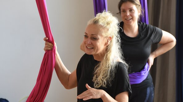 YOGAFLOWS ACADEMY  ✵  Aerial Yoga Ausbildung