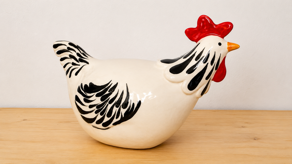 Pottery Chicken, in a colour of your choice, with Vicki Hunt. Guided sculpture.