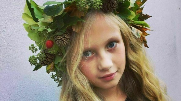 Horsham Museum : Autumn Flower Crown Workshop with the Girl Who Gardens