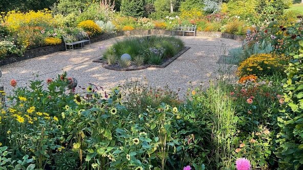 Visit to Shalford House garden jointly with Surrey Gardens Trust