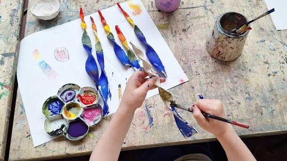 Clay windchime painting - Family Workshop