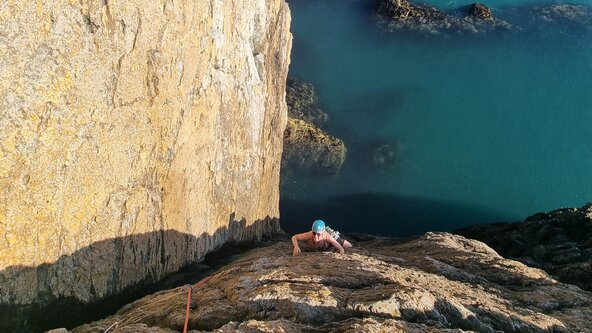 Sea Cliff Climbing Course in North Wales