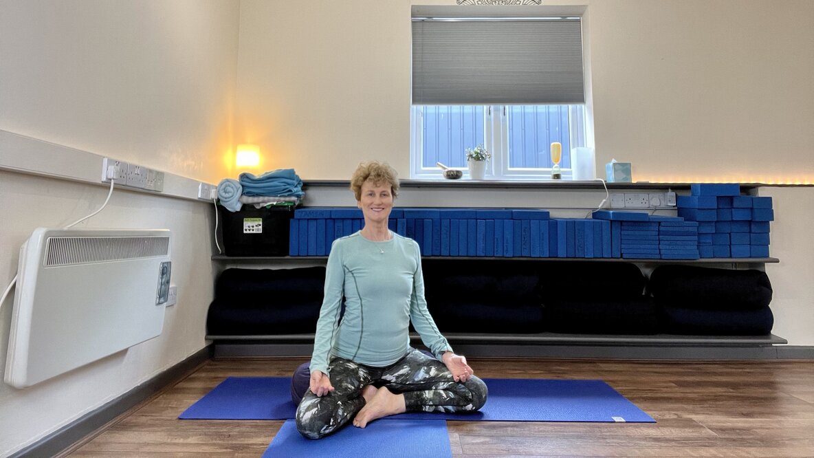 🌺 Gentle Yoga - online class