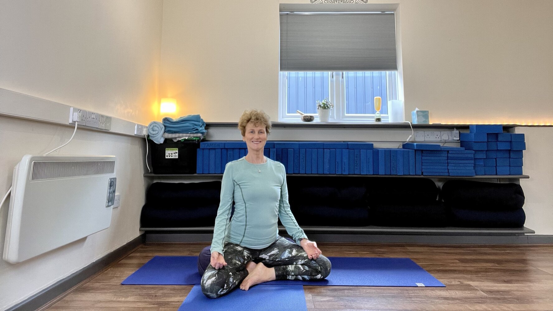 🌺 Gentle Yoga - online class