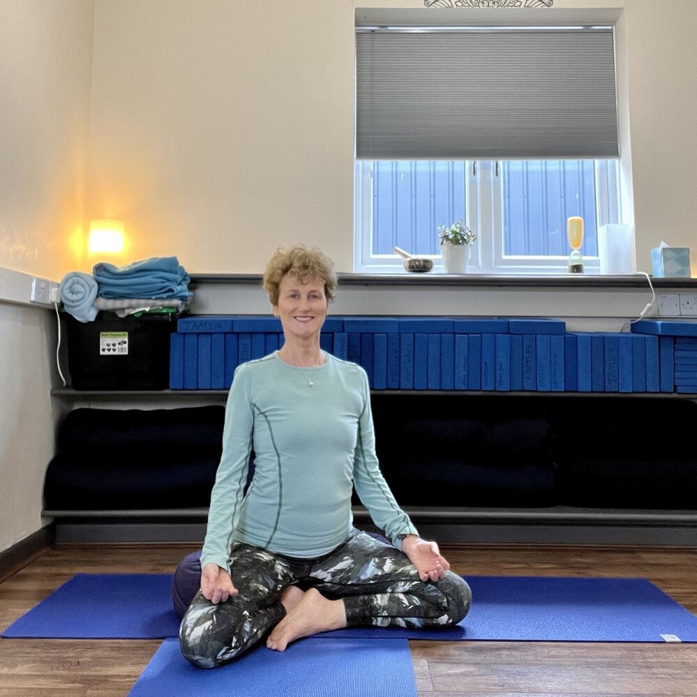 🌺 Gentle Yoga - online class