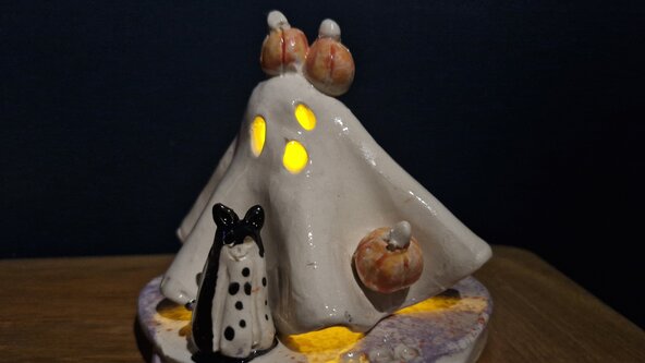 Play with clay -tea light ghosts