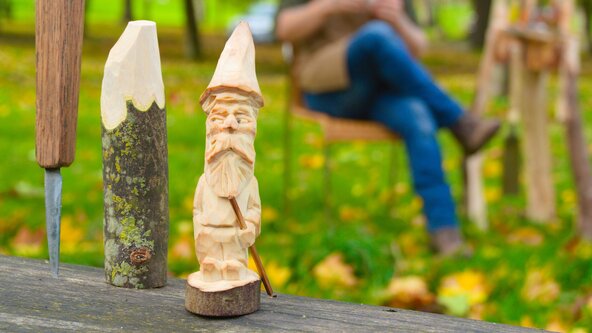 Learn to whittle a Little Tomte with Scarecrow Woodcrafts
