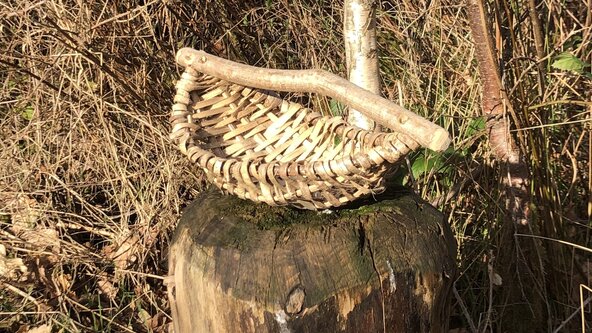 Make a split hazel basket