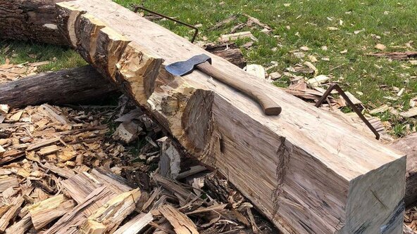 Log hewing workshop: Learn how to hew