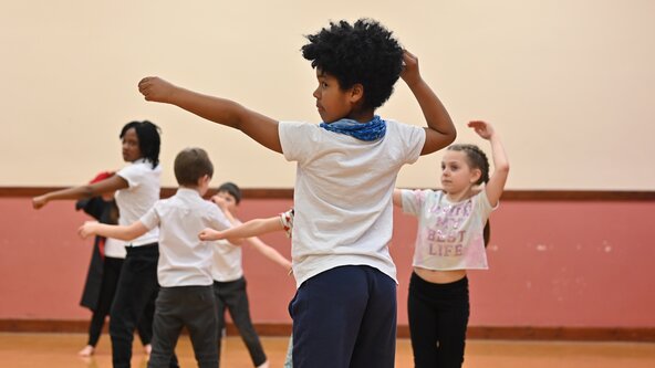 New- Dines Green Dance Club (7-11)