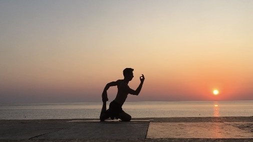 HATHA YOGA - MARE AL TRAMONTO