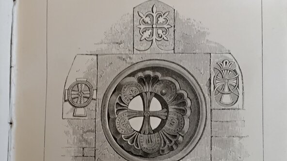 Five Crosses in the Niche