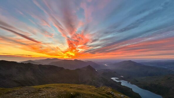 Sunrise - Yr Wyddfa (Snowdon) - Group Walk
