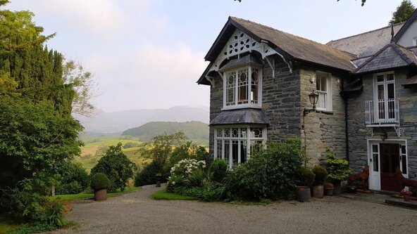 **1 room left** Women's 5 night Autumn Yoga and Hiking Retreat, Snowdonia 1st - 6th October 2025