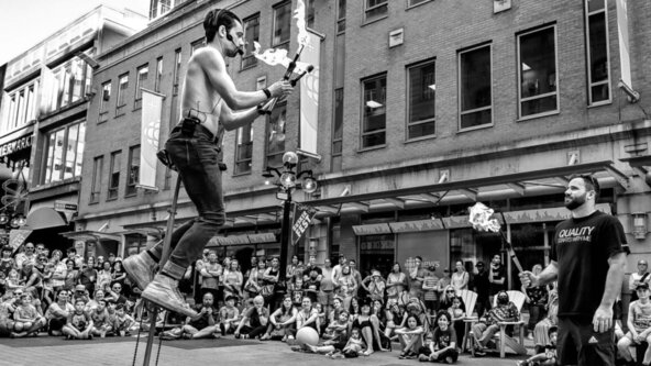 Circus Workshop with Joey Albert / Atelier de cirque avec Joey Albert