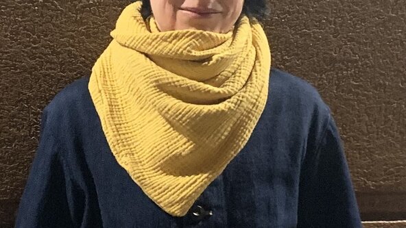 Learn sewing basics and make a fashionable unisex scarf! 