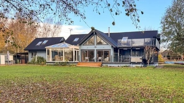 The Lake House Norfolk Retreat 