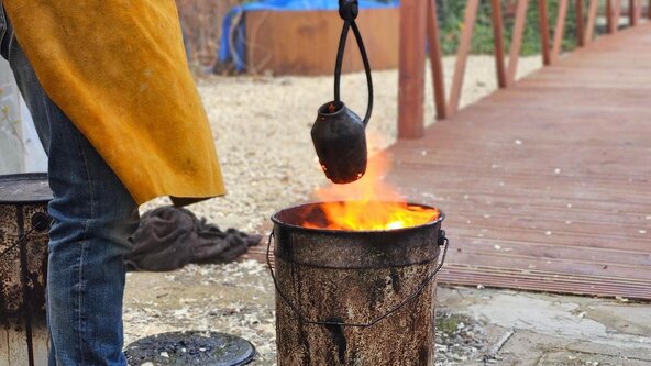 (N6) Throwing weekend with regular glazing + RAKU-style firing