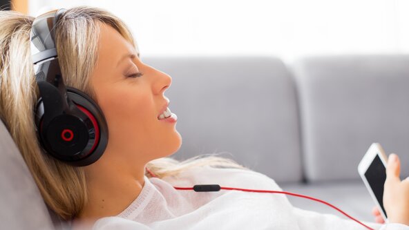 Drop In Monday Live Online - Breath-Body-Mind Classs with Joanna Harper