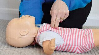 2 hr Parent + Carer First Aid Class - Prestbury Village Hall
