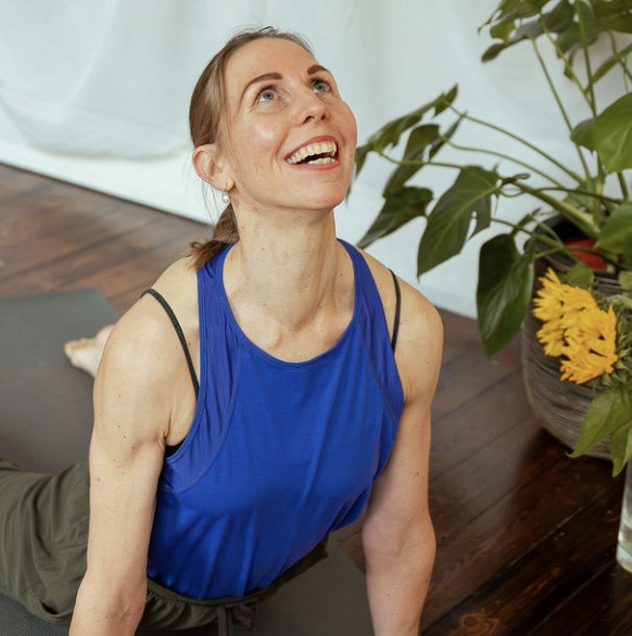 Yoga Tiia & Mad dogs dance theatre