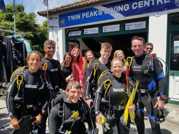 Twin Peaks Diving Centre Book Your SCUBA Diving Online Booking by(02)