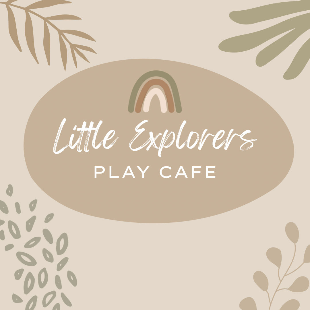 Little explorers play cafe